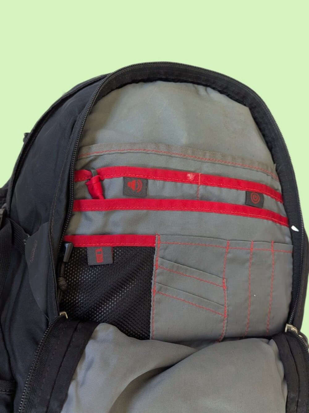 Used The North Face RECON Backpack Black - Picture 8 of 14